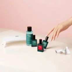 Soins^Manucurist Kit Green Flash - Vernis Semi Permanent - Poppy Red