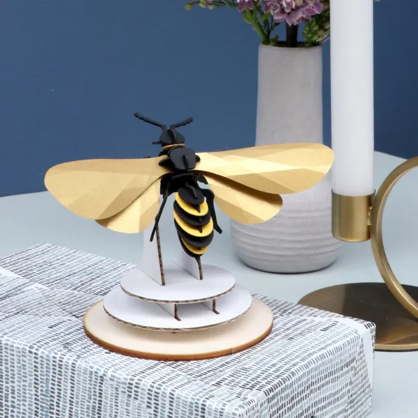Art Mural^Assembli Trophee Origami Guepe - Ailes Dorees